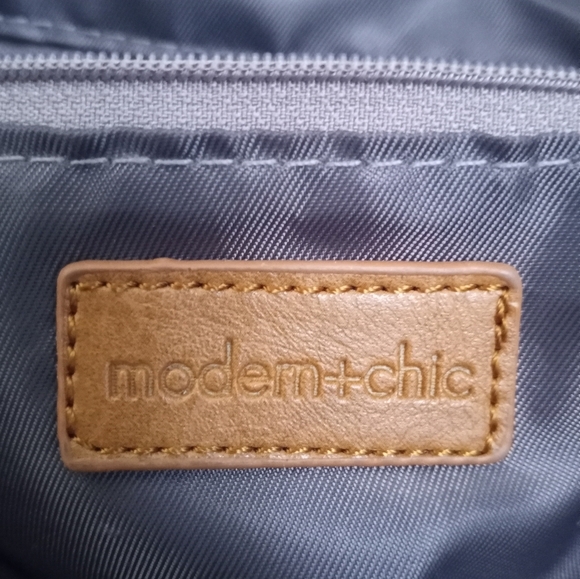 Modern + Chic Oversized Multi Compartment Vegan Leather Tote - Picture 7 of 7